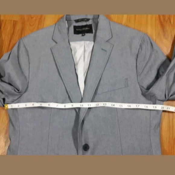 *SOLD* Banana Republic Men's Chambray Blue Blazer - Picture 6 of 8